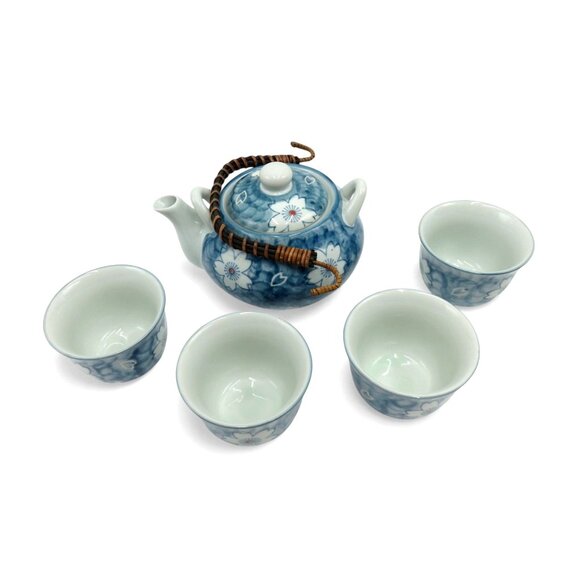 Porcelain TEA SET with Blue and White Floral Design in Box Japanese Vintage - Picture 5 of 13